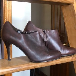 Cole haan zip brown leather bootie/pump size 7